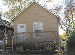 515 Buttinger Pl, Leavenworth, KS 66048