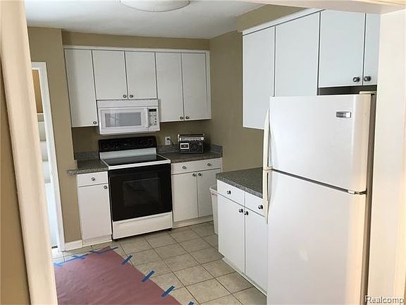 3rd image of 20759 Wakedon St
