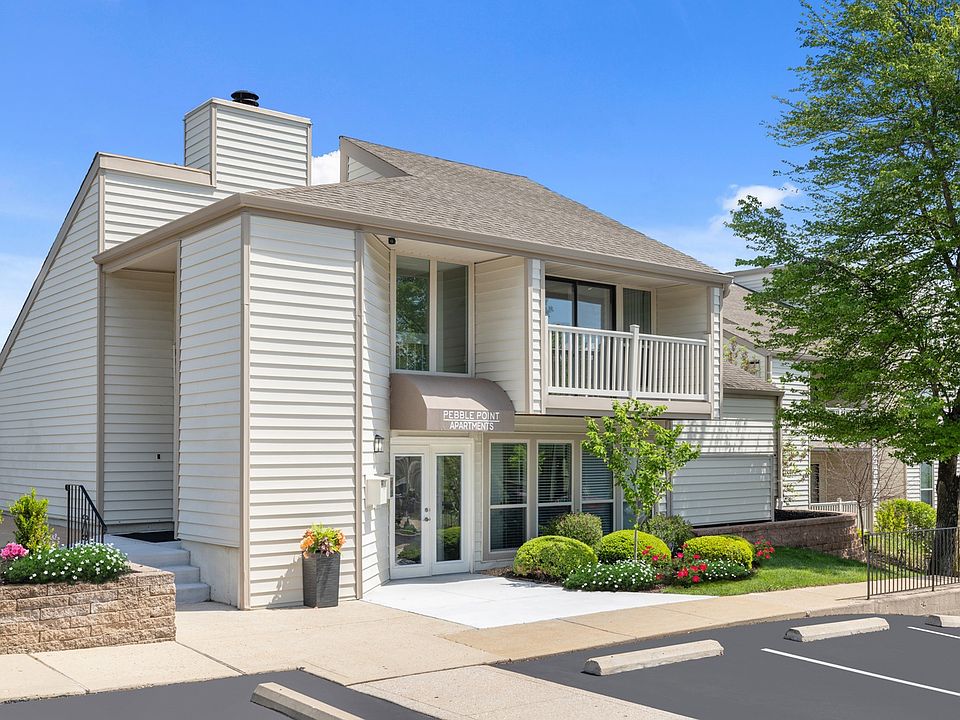 Exterior of Pebble Point Apartments