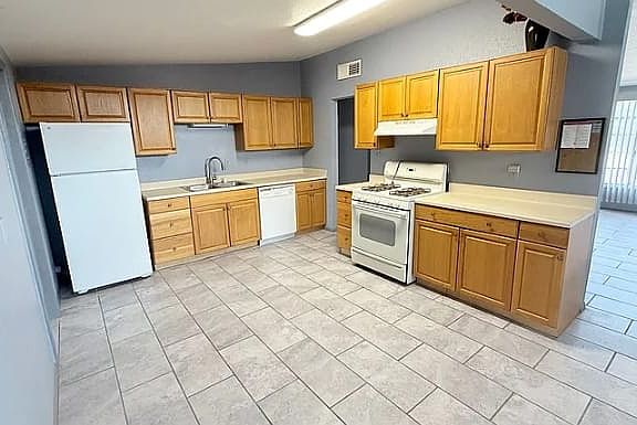 4th image of 3608 Silverado APT 212