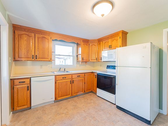 4th image of 2649 Cherry St #2649