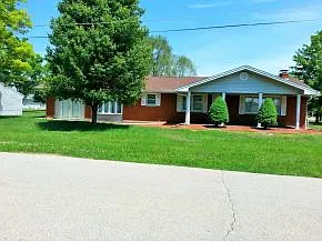 612 Highland Ave photo 1