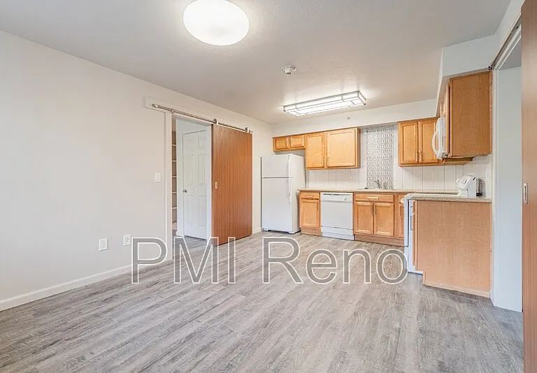 645 S Virginia St #9 — Photo 4