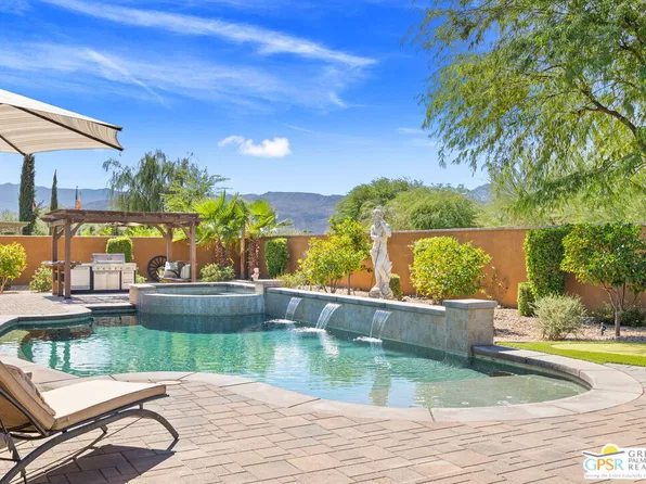 33 Alicante Cir, Rancho Mirage, CA 92270