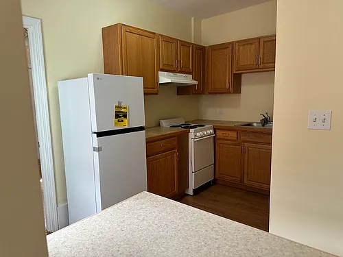 24 Pearl St Photo 1