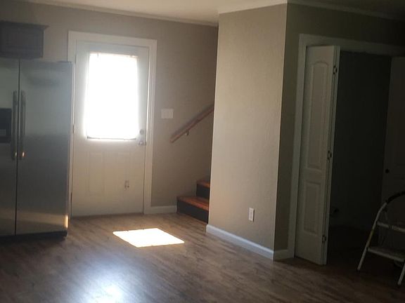 5th image of 1001 Kenton St #B