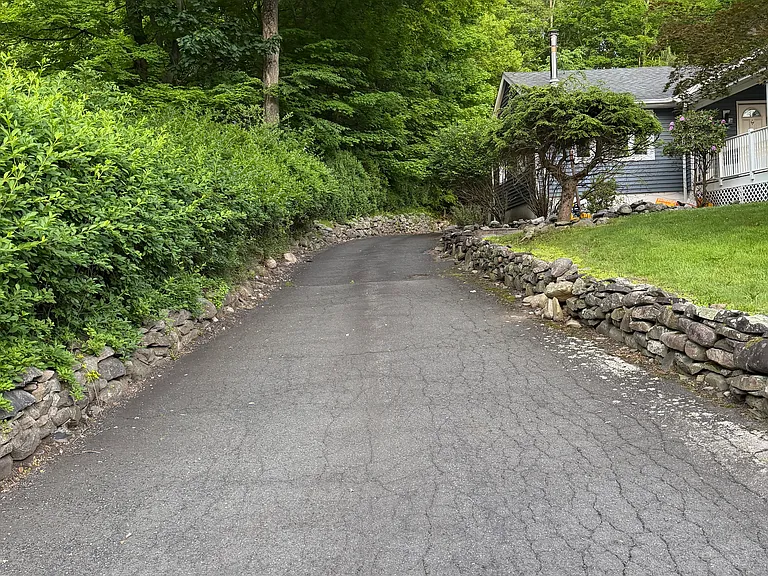 625 Saddle River Rd — Photo 3