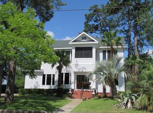 709 N San Jacinto St, Conroe, TX 77301