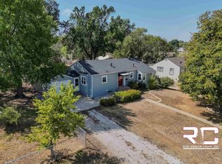 807 W 9th St, Larned, KS 67550
