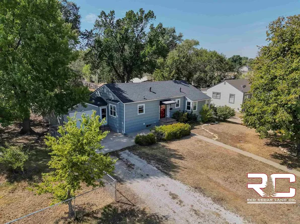 807 W 9th St, Larned, KS 67550