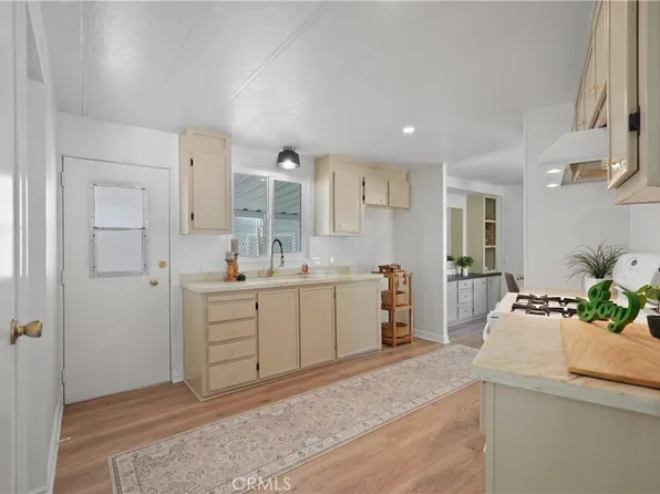 31130 S General Kearny Rd Spc 136, Temecula, CA 92591