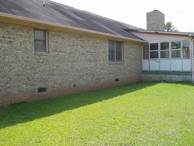 2nd image of 401 Spillers St