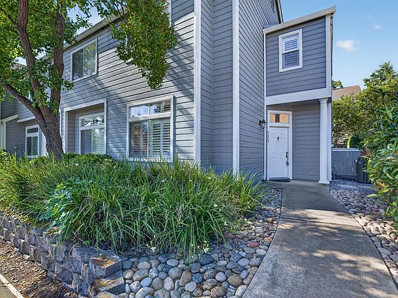 2nd image of 3127 Woods Cir