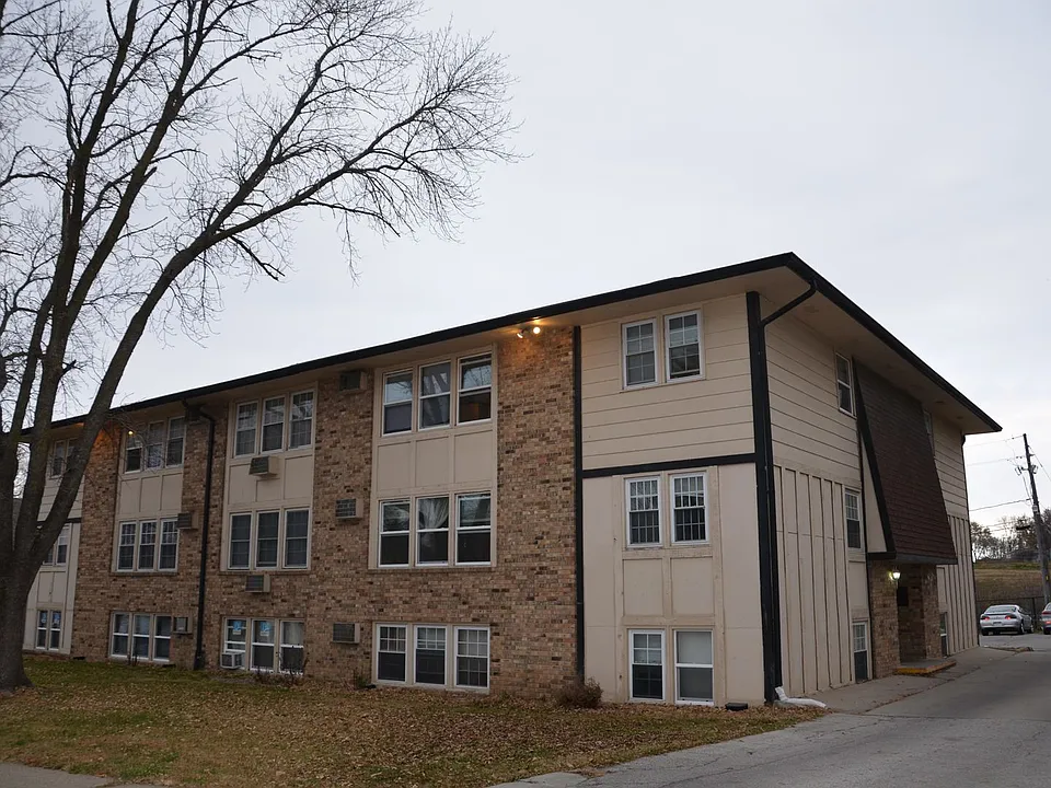 820 Lyon Street Apartments