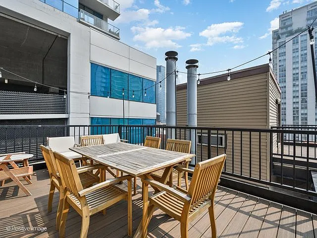 300 W Grand Ave #601 — Photo 3
