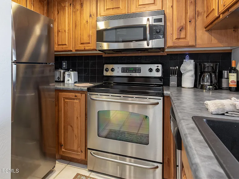 2000 Prospector Ave #409 — Photo 5