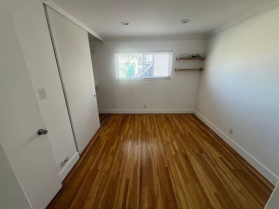 5th image of 2844 21st St APT 305