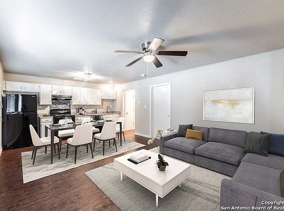 2nd image of 122 Roundtree Ln APT 8