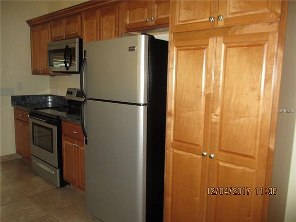 5th image of 4985 Camelot St