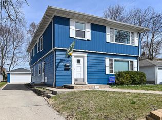 114 Harrison Ave, Waukesha, WI 53186