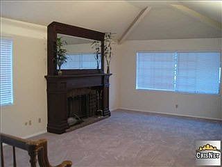 4th image of 23500 Blythe St