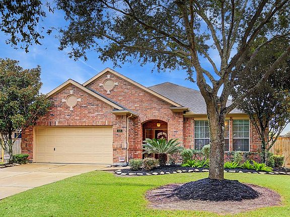 Nice elevation with mature trees.