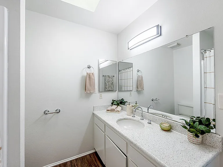 Galleria Townhomes — Photo 9