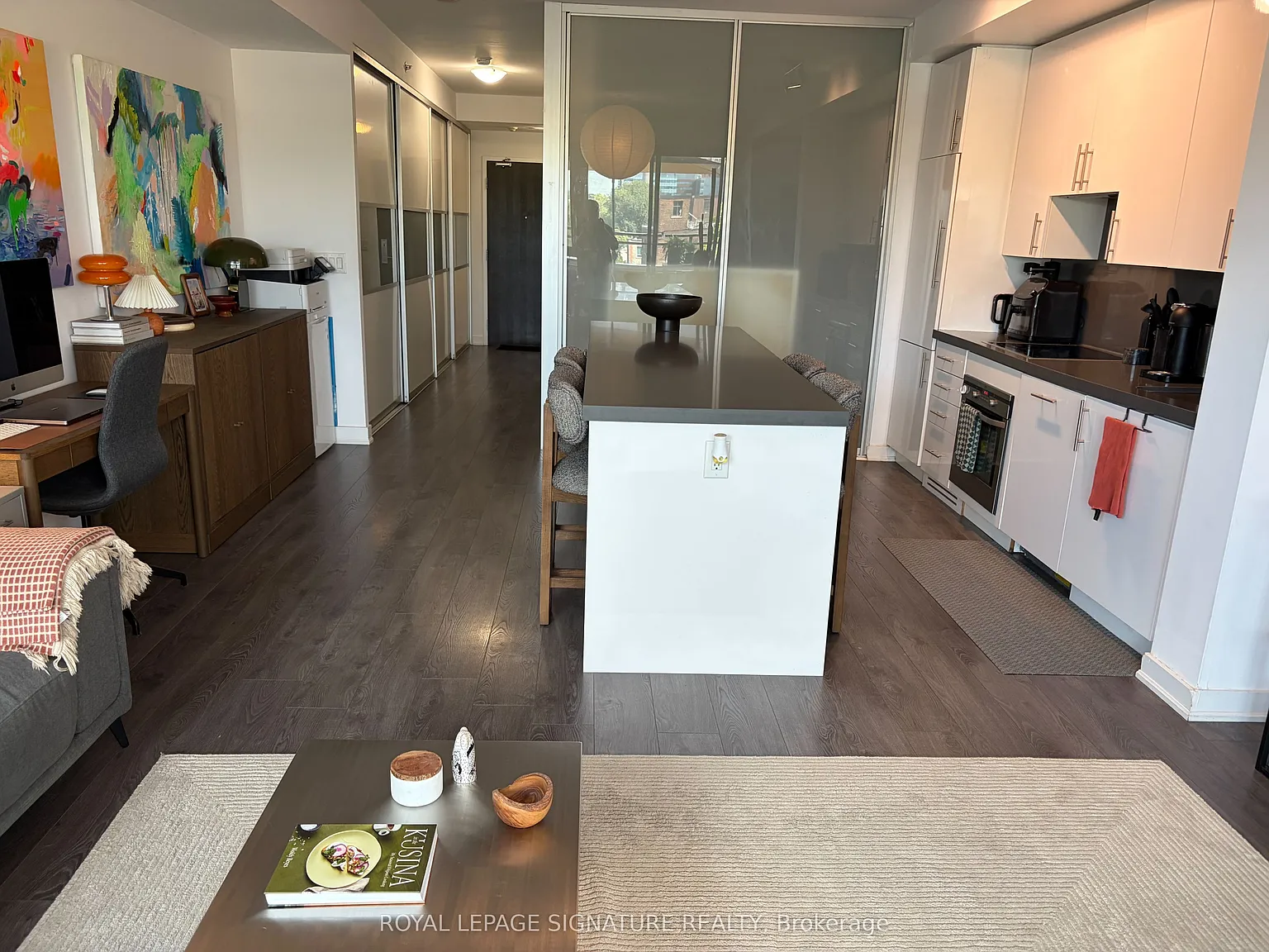 Queen & Portland Condos — Photo 2