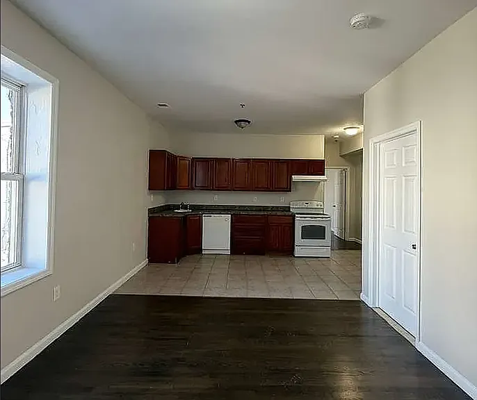 79-83 Tillinghast St #79-B4 — Photo 1