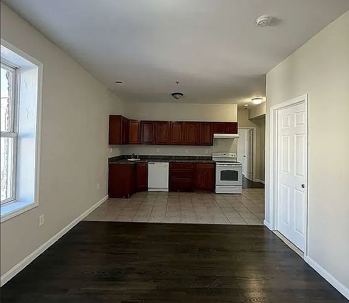 1st image of 79-83 Tillinghast St #79-B4