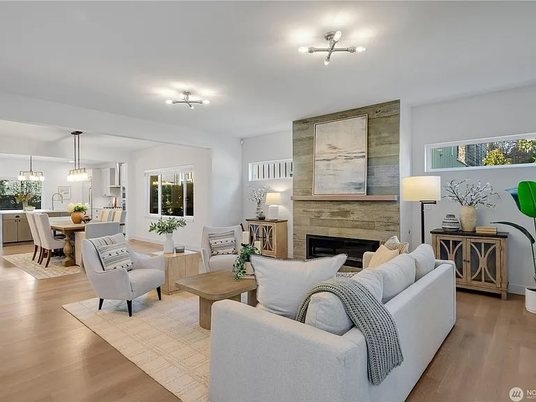 10317 Sand Point Way NE — Photo 3