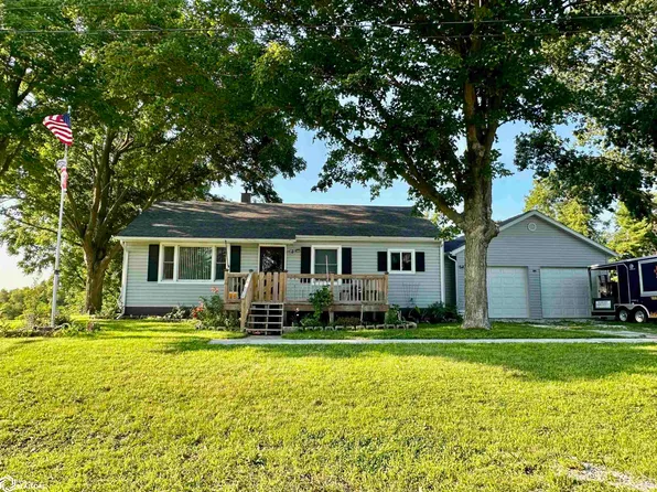 105 E Washington St, Roseville, IL 61473