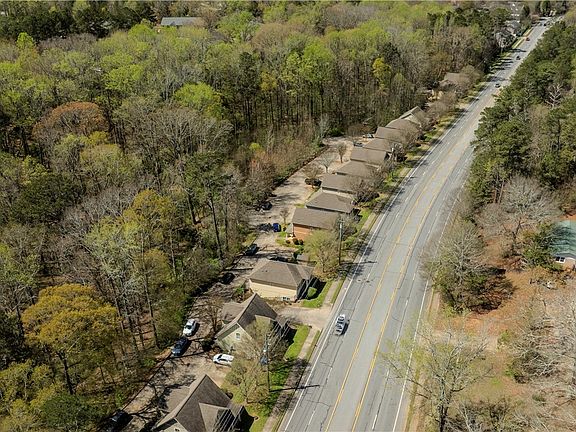 3rd image of 1390 Barnett Shoals Road
