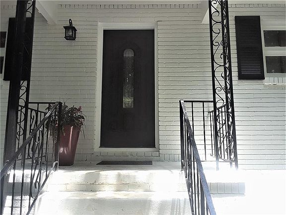 5th image of 3857 Longview Dr