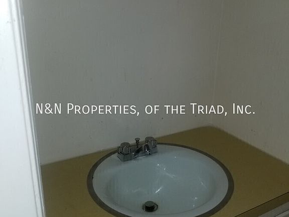 5th image of 3624 Yarbrough Ave APT A