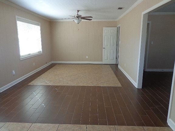 Dining area beside the kitchen