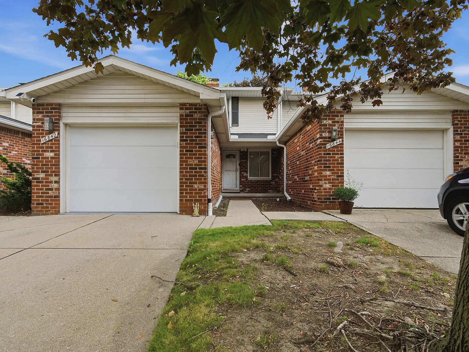 2 bed, 1.5 bath, 2186 sqft, $1,950 — Photo 2