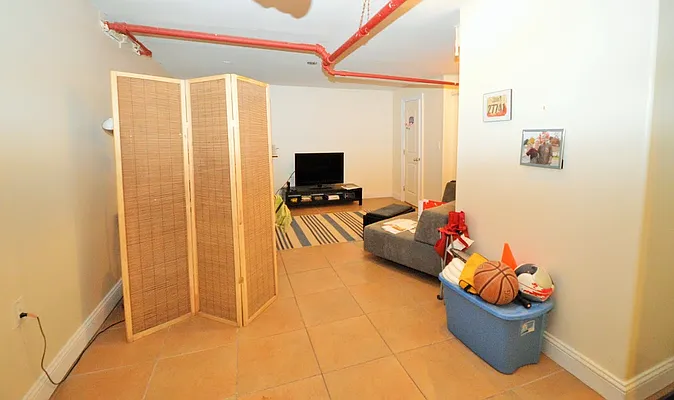 Rented by Sam Tabak | media 30