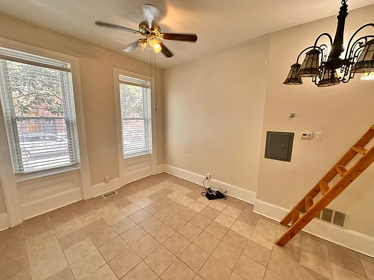 1920 Bainbridge St #1F — Photo 4
