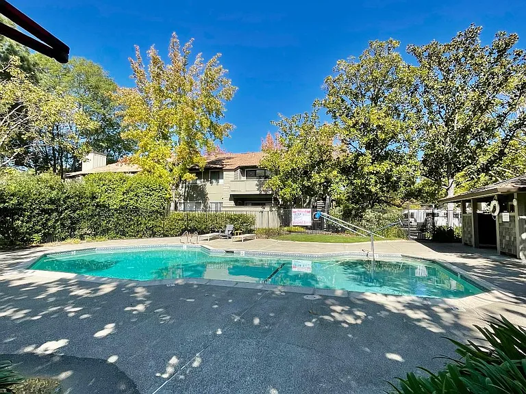 Bernice Ln — Photo 10