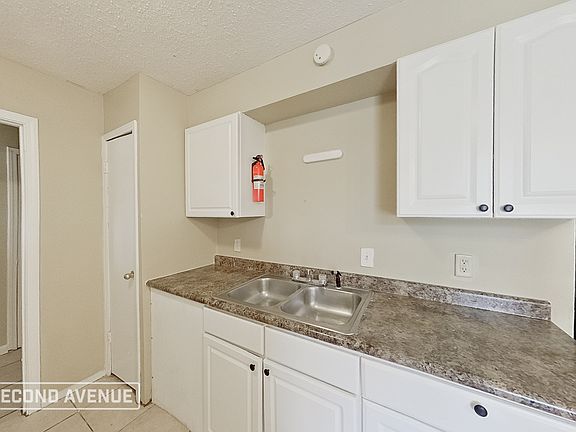 4th image of 5792 Jardin Pl
