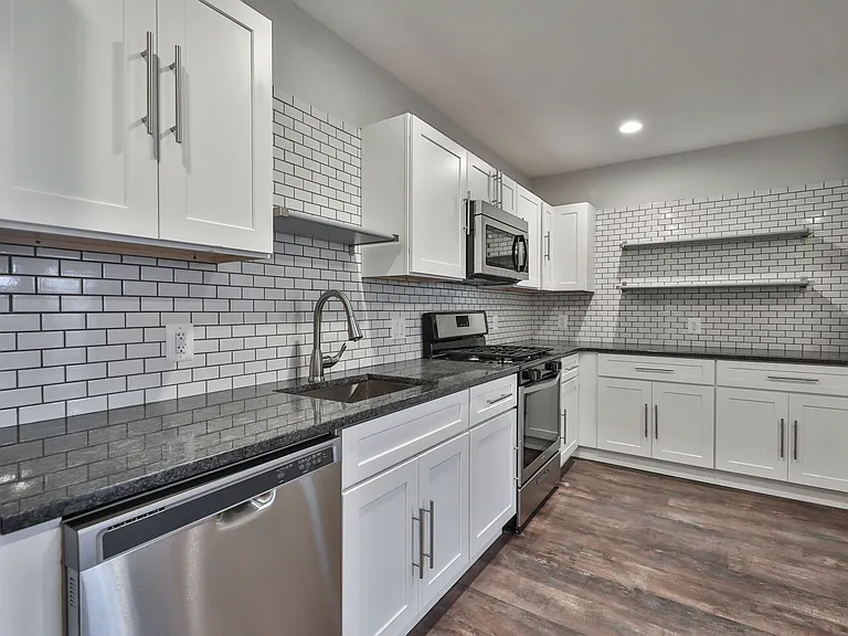 1320 N Franklin St #2 — Photo 17