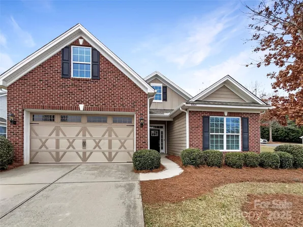 8804 Artesa Mill Ln, Charlotte, NC 28214