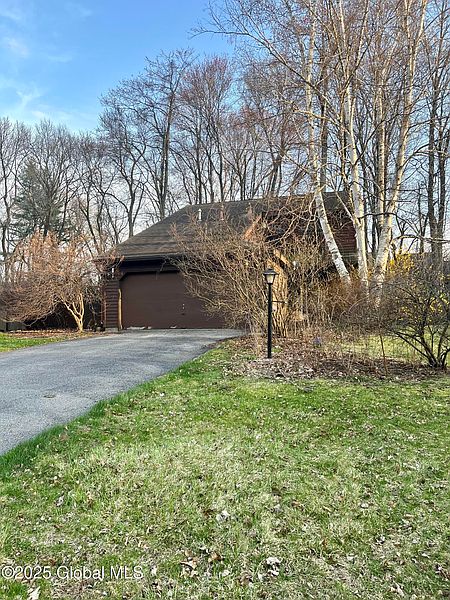 2nd image of 220 Woodscape Drive
