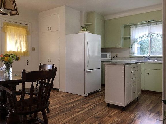 5th image of 469 S Holmes Ave