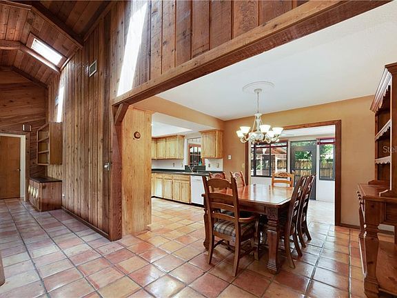5th image of 330 Columbus Cir