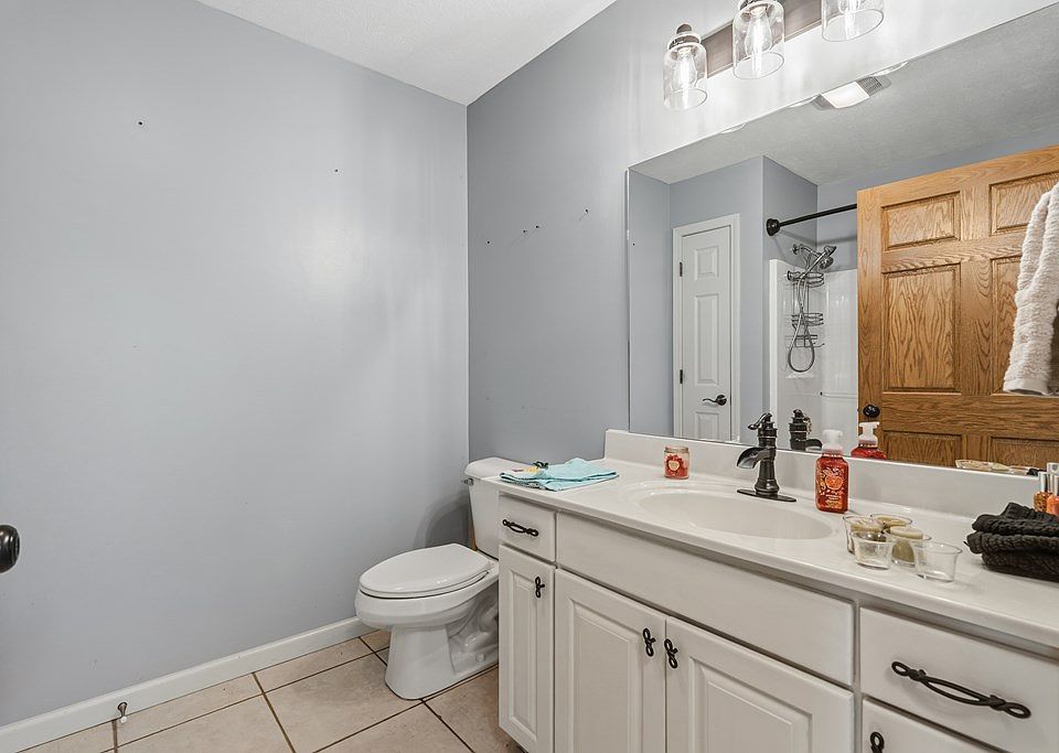 22nd image of 6052 Morganton Rd