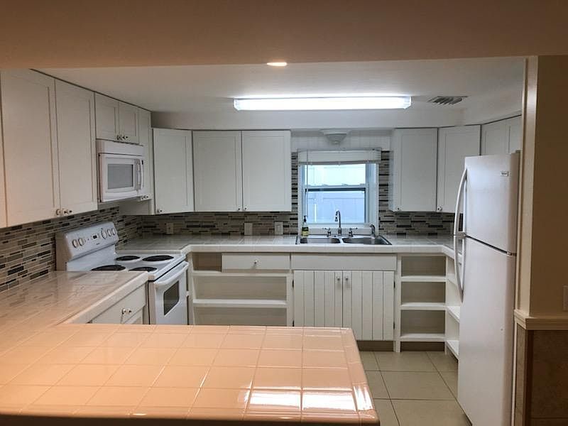 1st image of 62 1/2 Valencia St #C