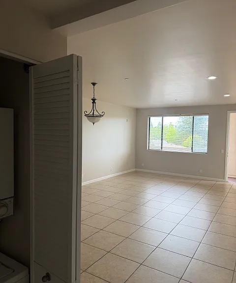 755 Farmers Ln — Photo 7