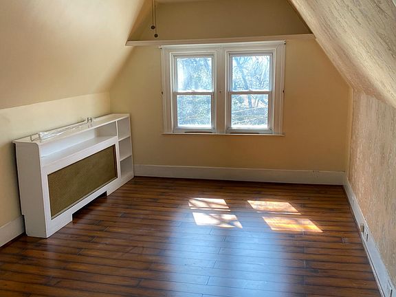 4th image of 322 Park Hill Ave Floor 3